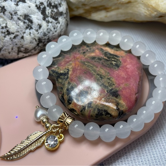 BOGO FREE White Jade Crystal Beaded Bracelet Handmade - Picture 4 of 5